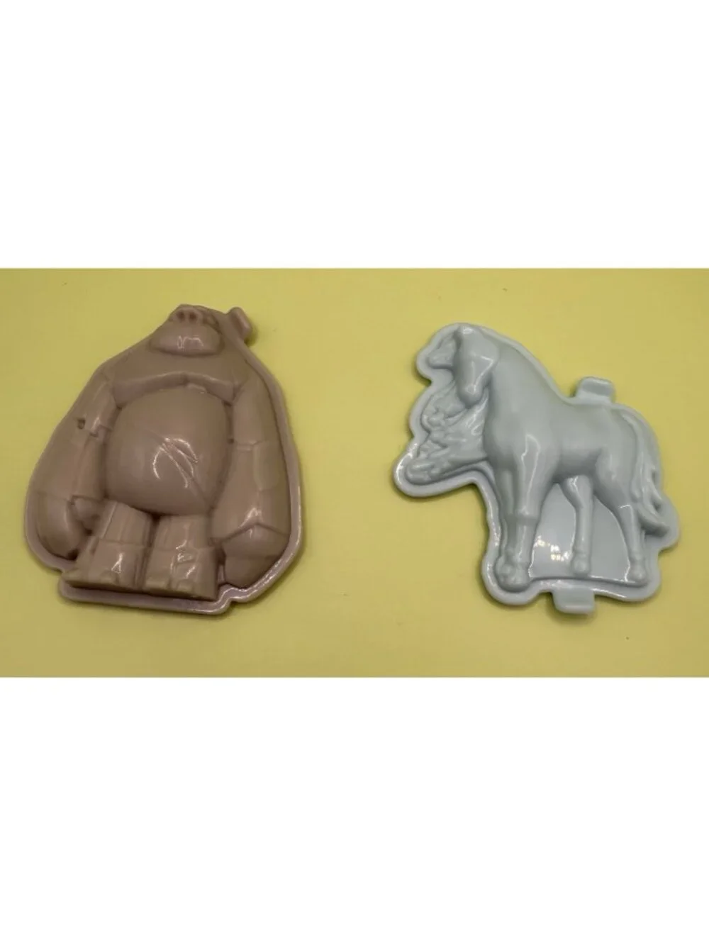 Disney Play-Doh Candy Mold Frozen Olaf, Anna, Others